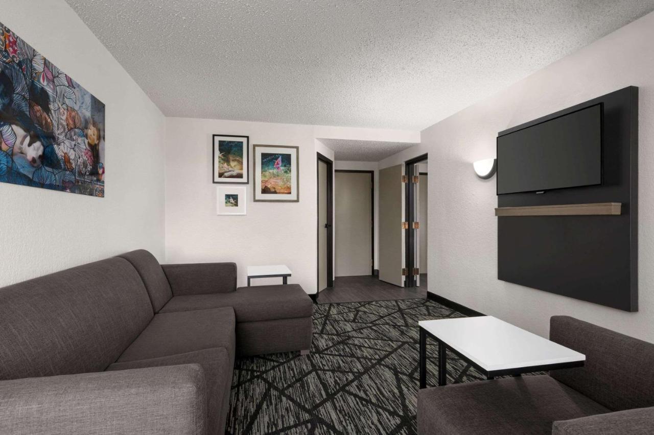 Hotel La Quinta By Wyndham Cleveland Airport West North Olmsted Exteriér fotografie