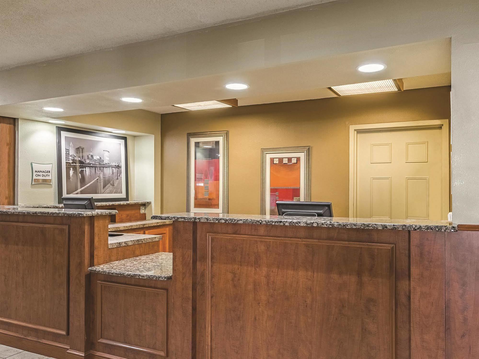 Hotel La Quinta By Wyndham Cleveland Airport West North Olmsted Exteriér fotografie